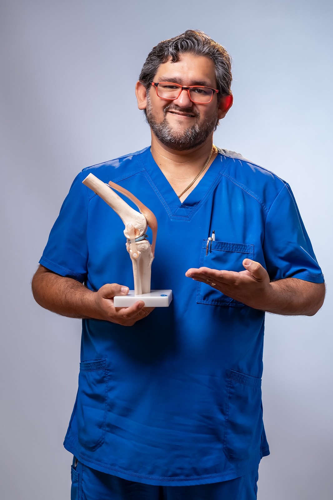 Dr. Jorge Santa María, traumatólogo especialista en cirugía articular y artroscopia